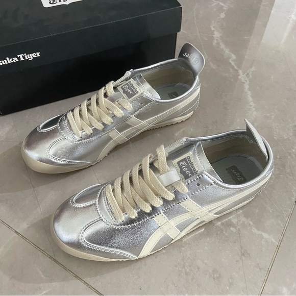 Onitsuka Tiger Mexico 66 Sneakers - Picture 1 of 7